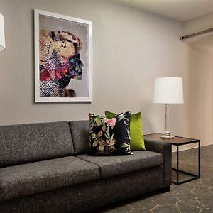 Junior Queen Suite Accessible Tub Mobility Hearing Access